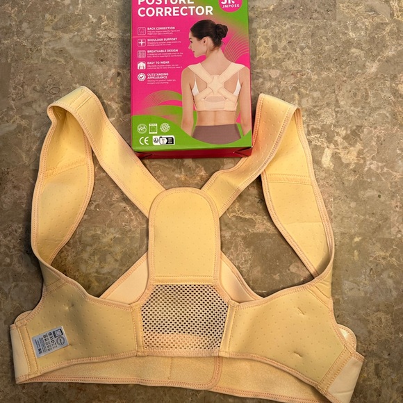 Posture Corrector for Women & Men, Breathable Back Brace, Adjustable Posture S/M - Picture 7 of 8